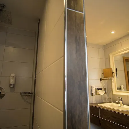 ランドガストホフ ツム ラム ホテル 3*